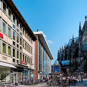 Otel Ibis Am Dom, Köln